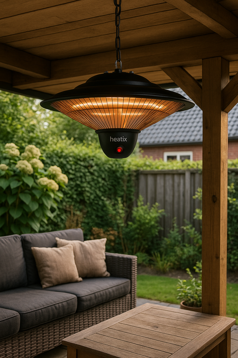 Gezellige overkapping door de Zwarte hangende Heatix terrasverwarmer of heater met 1500 Watt